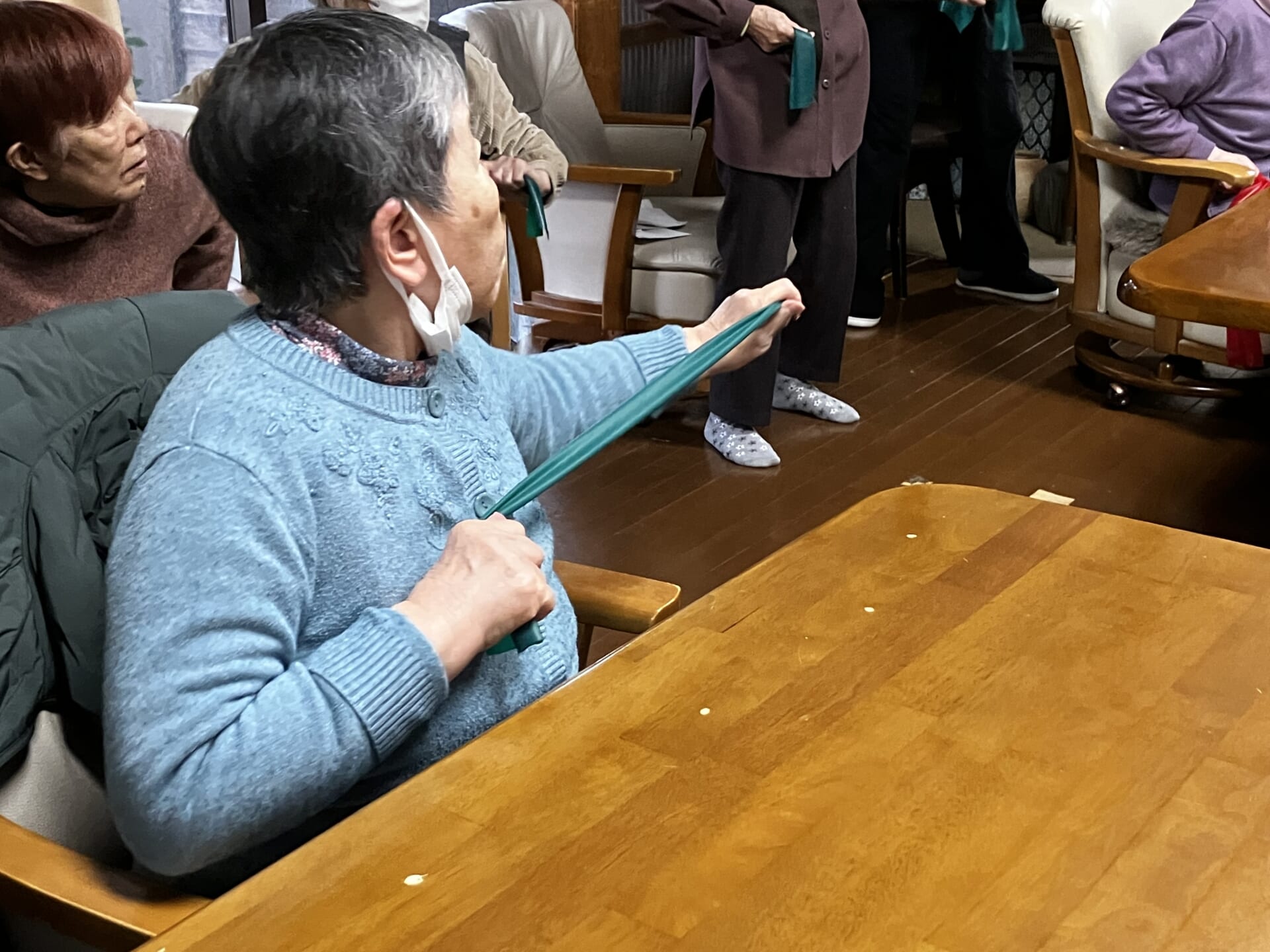 ♪楽しく歌って🎤ゴム体操♬