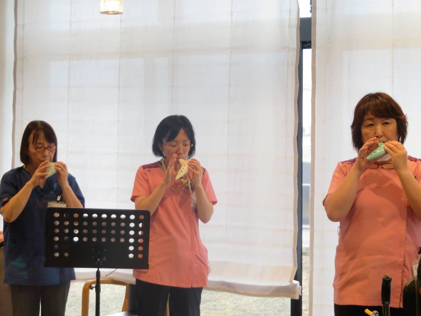 合唱とピアノとオカリナ演奏