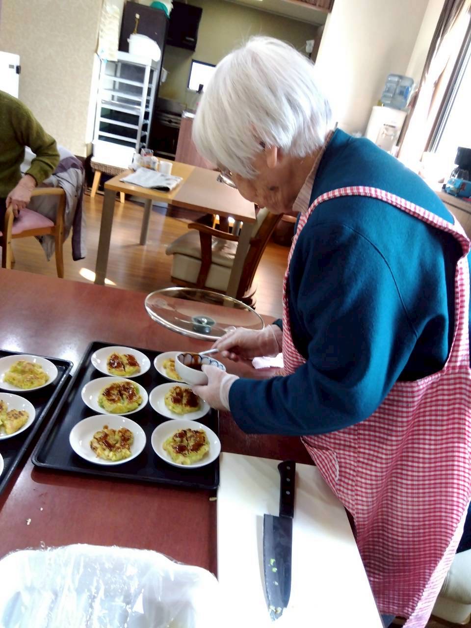 みんなでお好み焼きづくり！