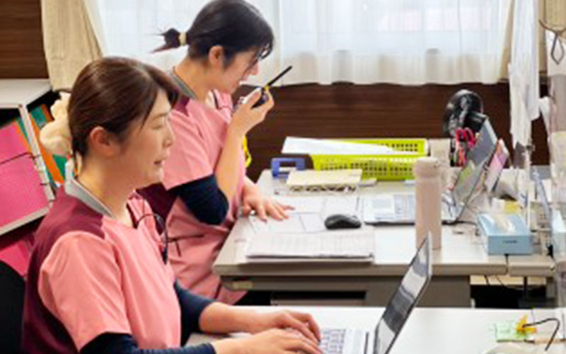 日中看護師常駐<br />
（24時間看護師オンコール対応）
