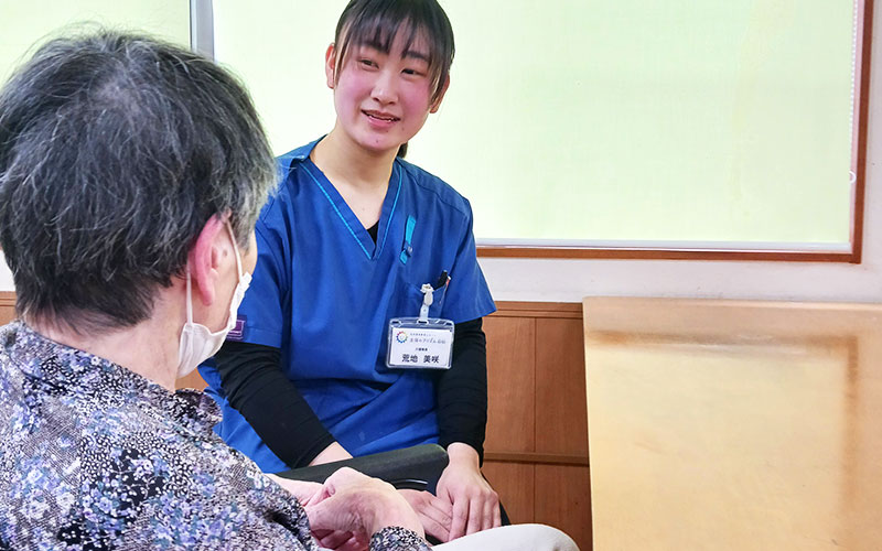 介護職員が生活を<br />
24時間サポート