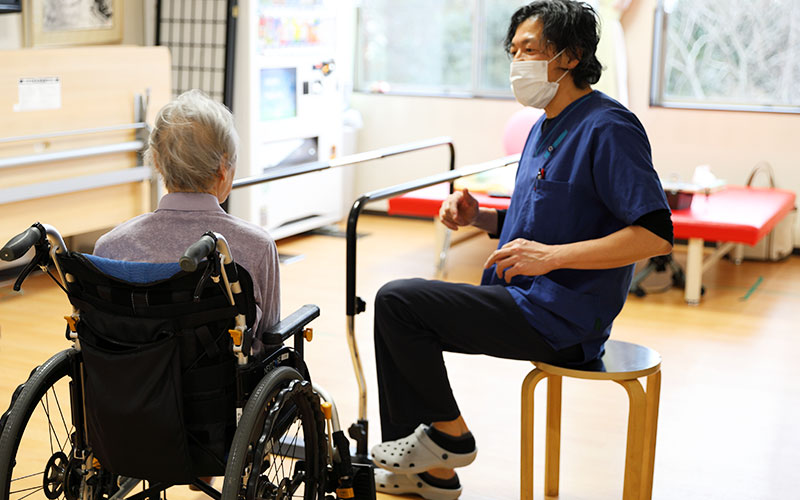 作業療法士による<br />
入居者様に合ったリハビリ提供