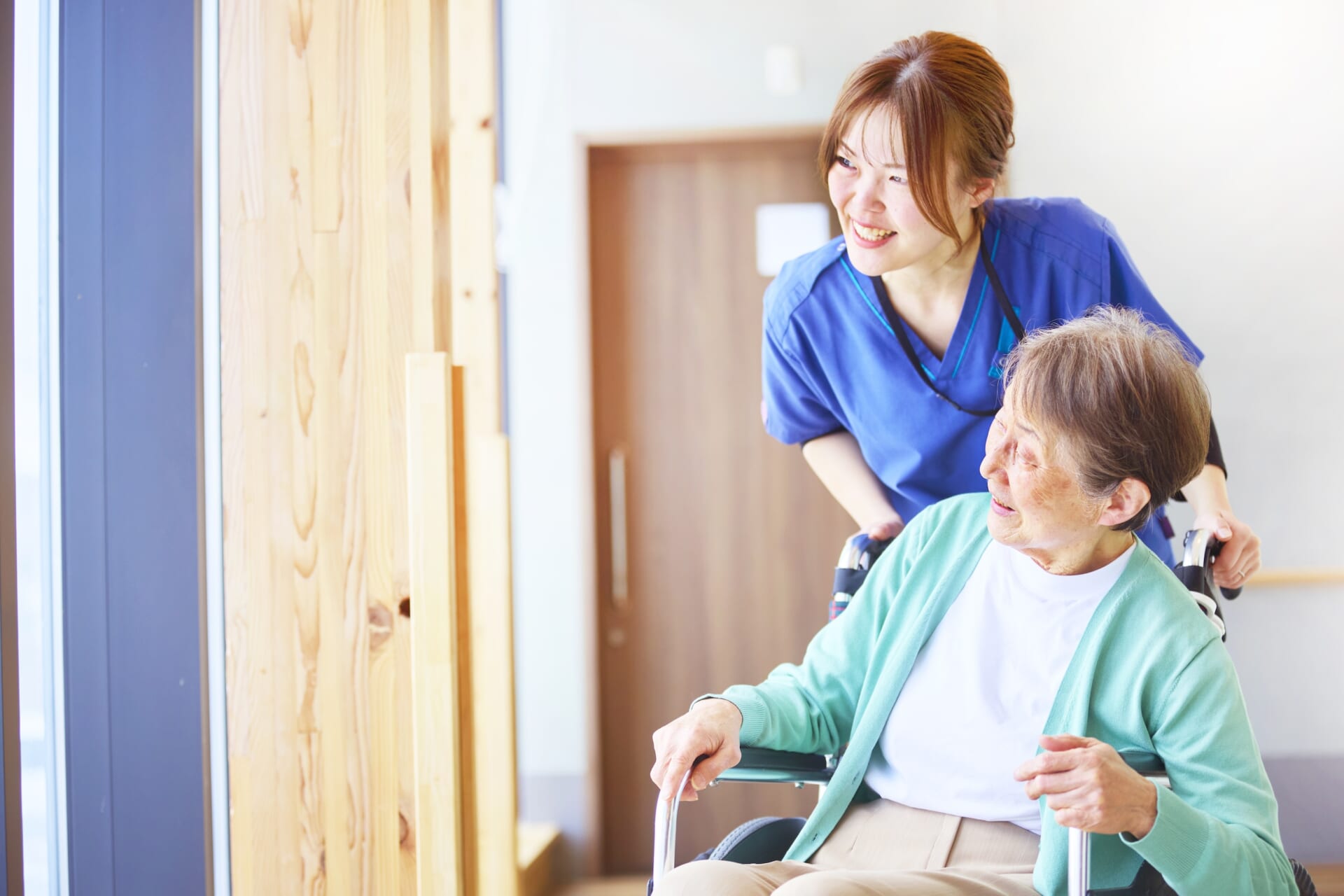 365日の<br />
細かな介護ケア