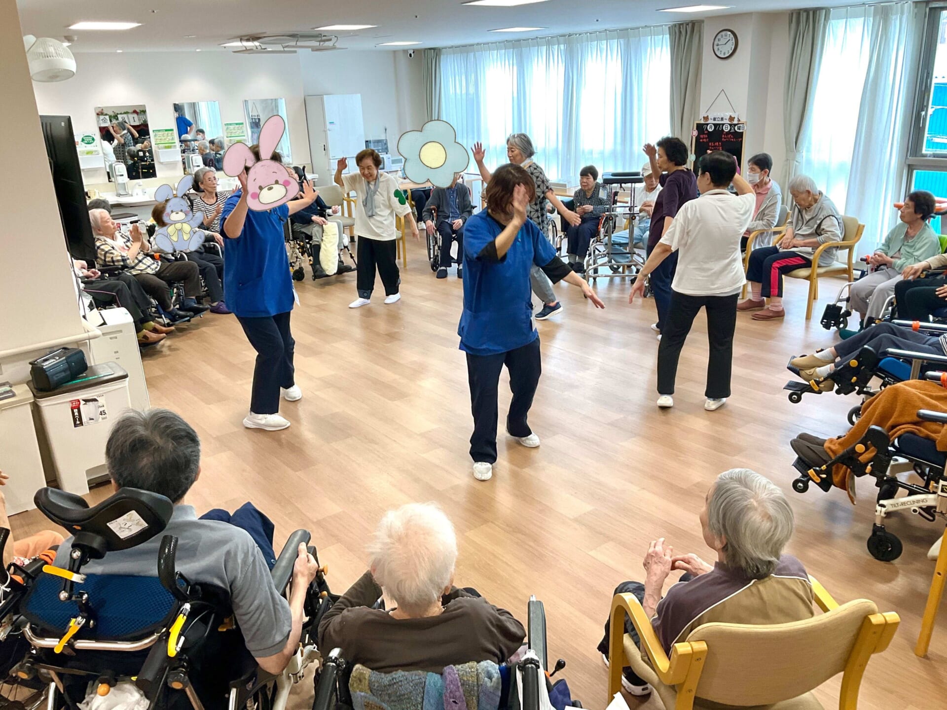 🏮 💃 みんなで盆踊り練習会スタート！ギネス級の先生が登場？！ 💃 🏮