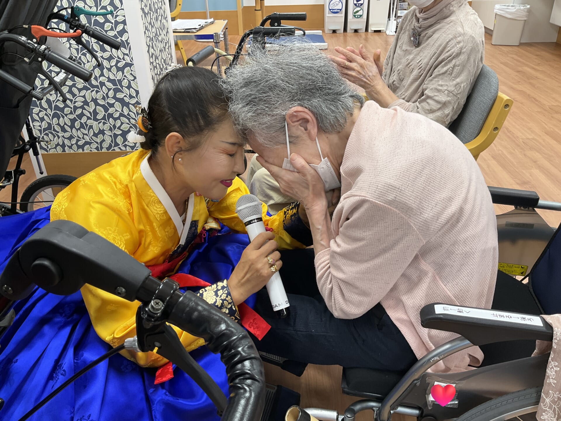 敬老会で韓国舞踊！